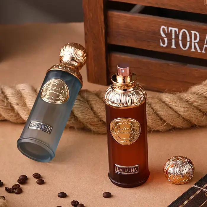 Parfum élégant en verre avec capuchon doré, fragrance boisée orientale fraîche, parfum longue durée pour hommes et femmes, usage quotidien
