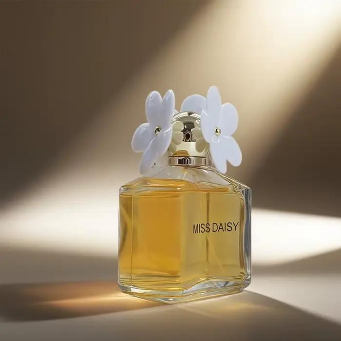 Daisy Eau de Toilette pour femme – Parfum floral et fruité classique – Feuille violette
