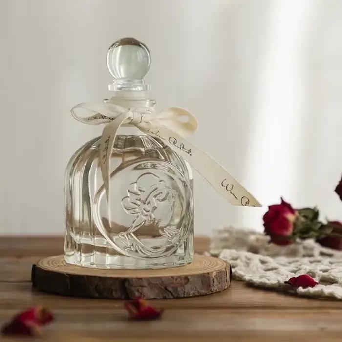 Bouteille en verre nordique pour fille, bouteille de parfum, conteneur d'aromathérapie, stockage d'huile essentielle, décor en relief, accessoires de décoration pour la maison