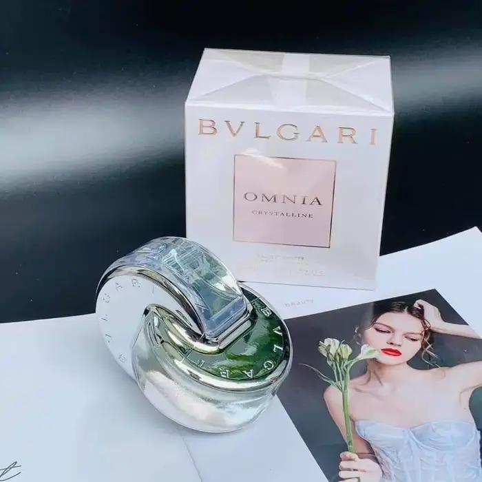 Bvlgari Omnia Crystalline Eau De Toilette Argent Pour Femmes Pureté Fleurs Lotuses Fraîcheur Nashi Douceur Bois Balsa Occasions Spéciales