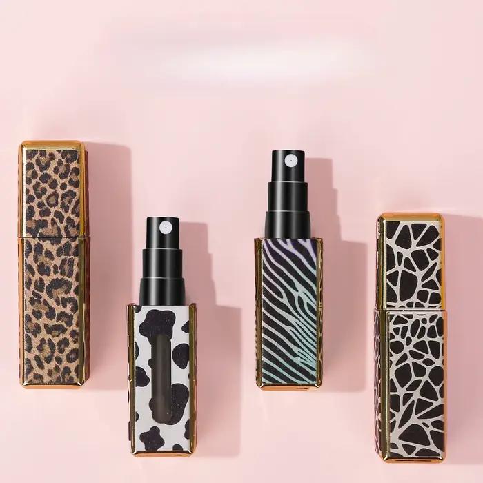 Flacon de parfum carré texturé imprimé léopard 5 ml rechargeable pour voyage avec pompe tête portable et design audacieux pour femmes occasions spéciales